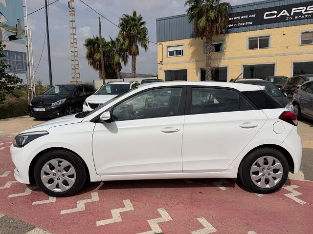 HYUNDAI I20 ACTIVE 1.2 PETROL SPANISH LHD IN SPAIN ONLY 21000 MILES SUPERB 2017